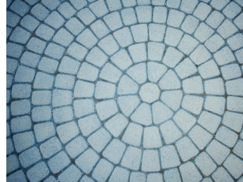 Paving stones set in concentric circles